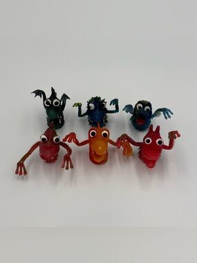 Vintage EXCLUSIVE 80s Retro Little Weirdo's Monster Finger Puppets Toy Lot